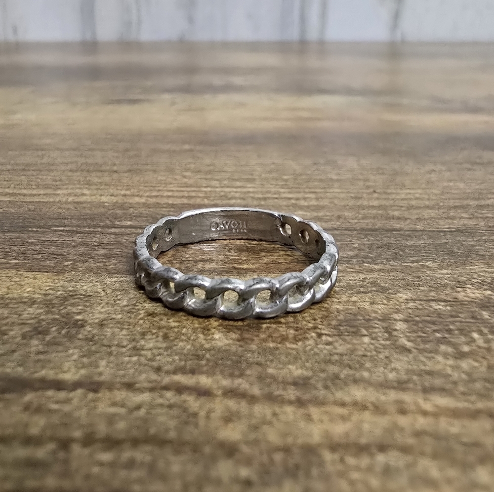 Avon Silver Tone Chain Ring Size 7.5
